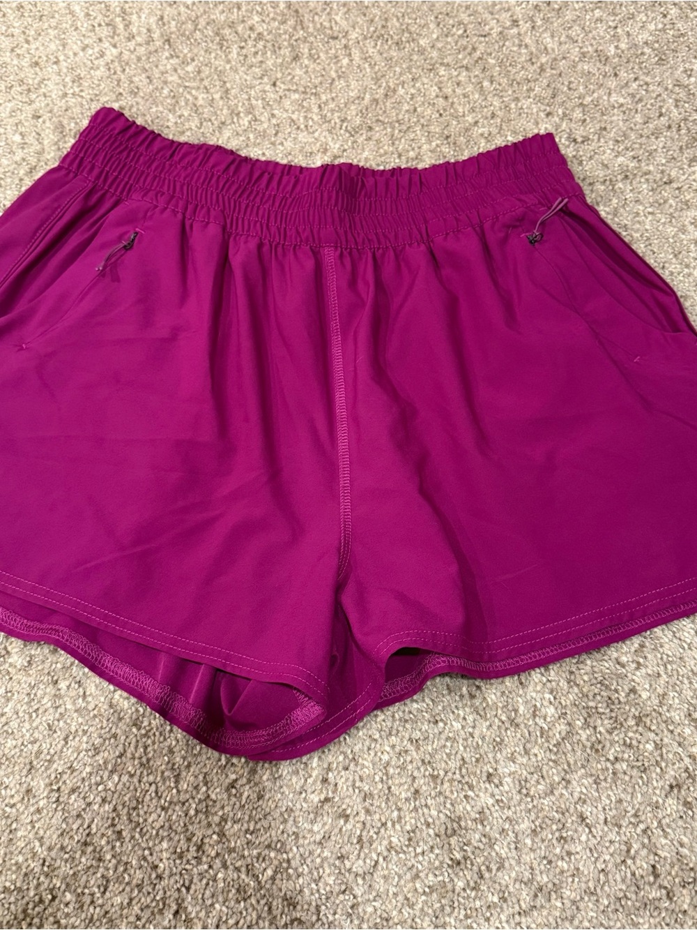 Vuori Women’s Active Shorts — Magenta Pink
